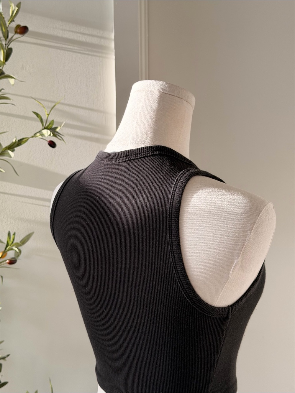Zara Black Ribbed Racerback Crop Tank - Picture 5 of 5